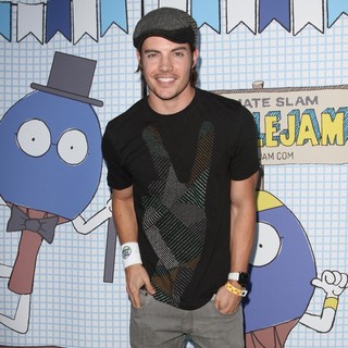 Josh Henderson in The 2010 Ultimate Slam PaddleJam Celebrity Ping Pong Tournament