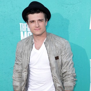 Josh Hutcherson in 2012 MTV Movie Awards - Arrivals