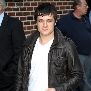 Josh Hutcherson in Celebrities Arrive at The Ed Sullivan Theater to Appear on The Late Show with David Letterman