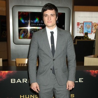Josh Hutcherson in Special Signing Event to Promote Movie The Hunger Games