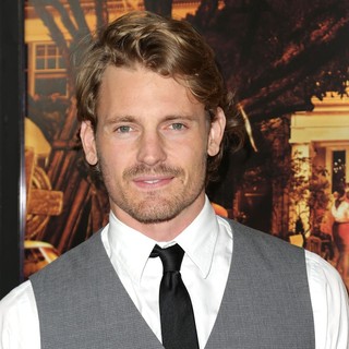 Josh Pence in The Premiere of Paramount Pictures' Fun Size - Arrivals - josh-pence-premiere-fun-size-03