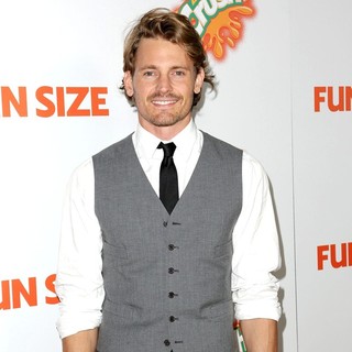 Josh Pence in The Premiere of Paramount Pictures' Fun Size - Arrivals - josh-pence-premiere-fun-size-04