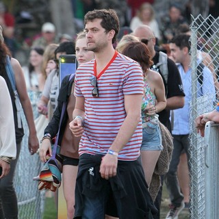 Joshua Jackson in Celebrities at The 2012 Coachella Valley Music and Arts Festival - Day 3
