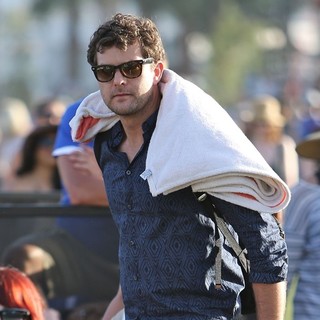 Joshua Jackson in The 2013 Coachella Valley Music and Arts Festival - Week 1 Day 2 - joshua-jackson-2013-coachella-valley-music-and-arts-festival-01