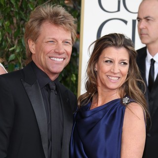 Jon Bon Jovi, Dorothea Hurley in 70th Annual Golden Globe Awards - Arrivals