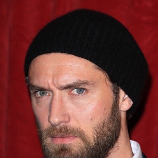 Jude Law in Sherlock Holmes: A Game of Shadows Premiere - Arrivals