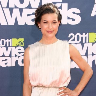 Julia Jones in 2011 MTV Movie Awards - Arrivals