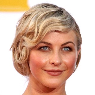 Julianne Hough in 64th Annual Primetime Emmy Awards - Arrivals
