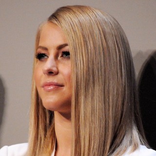 Julianne Hough in People's Choice Awards 2012 Nominations Press Conference