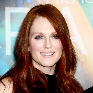 Julianne Moore in World Premiere of Crazy, Stupid, Love - Arrivals