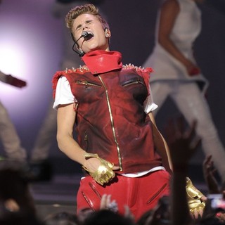 Justin Bieber in 2012 MuchMusic Video Awards - Show
