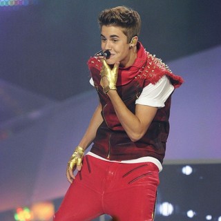 Justin Bieber in 2012 MuchMusic Video Awards - Show