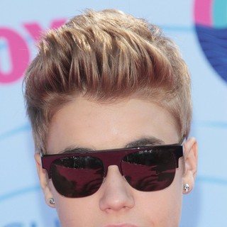 Justin Bieber - The 2012 Teen Choice Awards - Arrivals