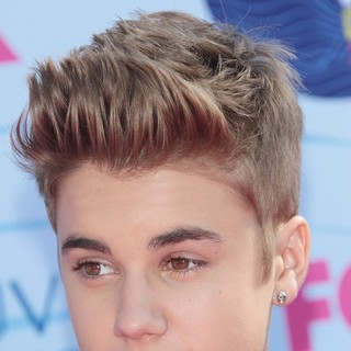 Justin Bieber in The 2012 Teen Choice Awards - Arrivals