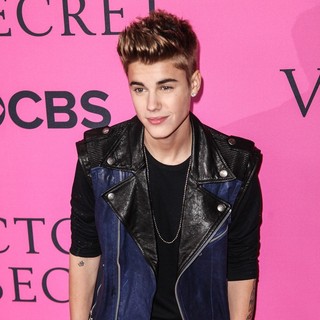 Justin Bieber in The 2012 Victoria's Secret Fashion Show