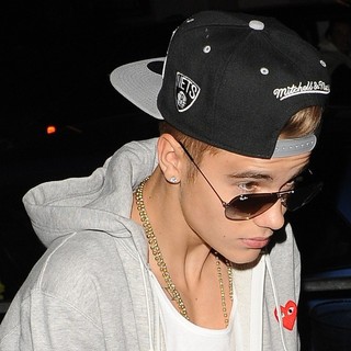 Justin Bieber in Justin Bieber Arrives at The HMV Forum