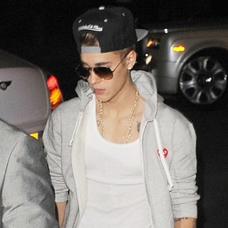 Justin Bieber in Justin Bieber Arrives at The HMV Forum