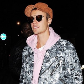 Justin Bieber-Justin Bieber Arriving at Tape Club