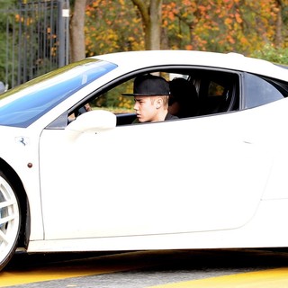 Justin Bieber in Justin Bieber Heading Back Home to Calabasas Estate