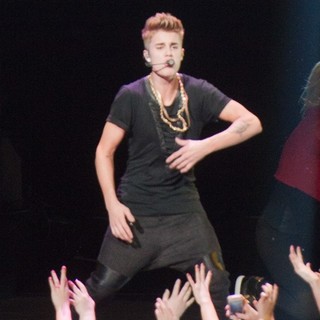 Justin Bieber in KIIS FM's Jingle Ball 2012 - Night 2 - Show