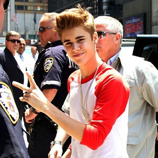 Justin Bieber in The Late Show with David Letterman - Arrivals