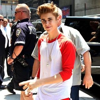 Justin Bieber in The Late Show with David Letterman - Arrivals