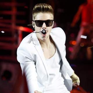 Justin Bieber Performing Live in Concert