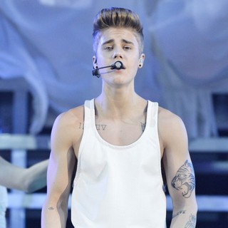 Justin Bieber Performing Live in Concert
