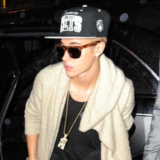 Justin Bieber Stops at Middle Eastern Kebab Restaurant Shishawi