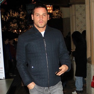 Justin Chambers in Justin Chambers Christmas Shopping in Hollywood