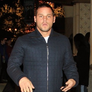 Justin Chambers in Justin Chambers Christmas Shopping in Hollywood