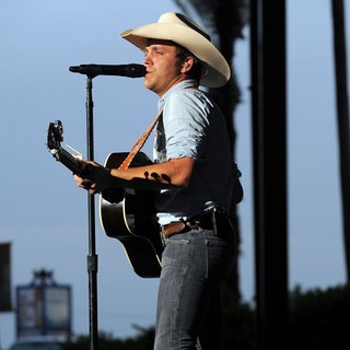 Justin Moore Performs During The Flatts Fest Tour