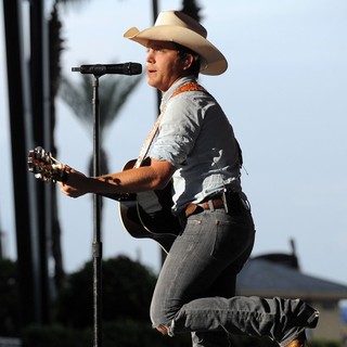 Justin Moore Performs During The Flatts Fest Tour