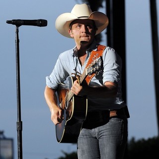 Justin Moore in Justin Moore Performs During The Flatts Fest Tour