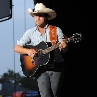 Justin Moore in Justin Moore Performs During The Flatts Fest Tour