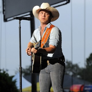 Justin Moore Performs During The Flatts Fest Tour