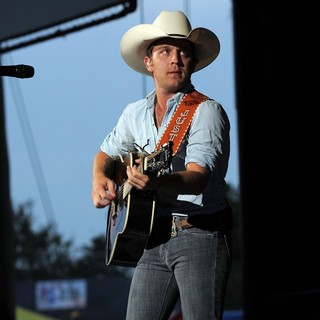 Justin Moore Performs During The Flatts Fest Tour