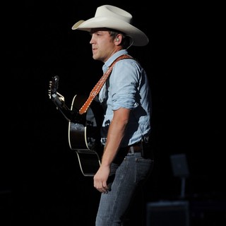 Justin Moore Performs During The Flatts Fest Tour