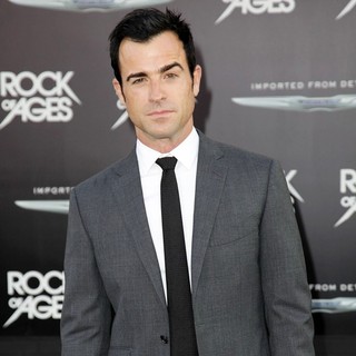 Justin Theroux in Premiere of Warner Bros. Pictures Rock of Ages - Arrivals