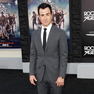 Justin Theroux in Premiere of Warner Bros. Pictures Rock of Ages - Arrivals