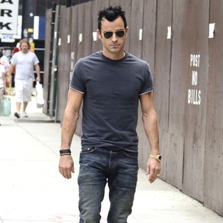 Justin Theroux in Justin Theroux Strolling in Soho