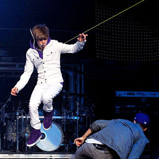 Justin Bieber - Justin Bieber Performing at The Theater of Performing Arts