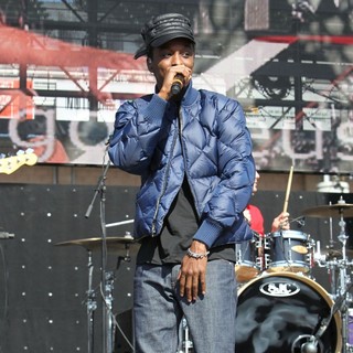 K'naan in 102.7 KIIS FM's Wango Tango 2012 - Show