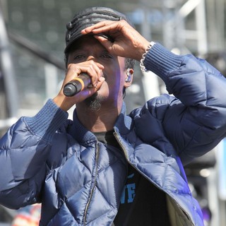 K'naan in 102.7 KIIS FM's Wango Tango 2012 - Show