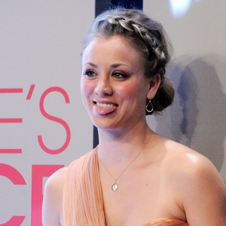 Kaley Cuoco in People's Choice Awards 2012 Nominations Press Conference