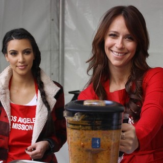 Kim Kardashian, Jennifer Love Hewitt in 75th Anniversary of The Los Angeles Mission Serving Thanksgiving Dinner to The Homeless