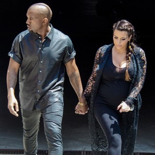 Kim Kardashian and Kanye West Are Seen House Hunting in Beverly Hills - kardashian-west-house-hunting-03