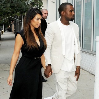 Kim Kardashian, Kanye West in Kim Kardashian and Kanye West Go Shopping Together in Soho