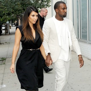 Kim Kardashian, Kanye West in Kim Kardashian and Kanye West Go Shopping Together in Soho