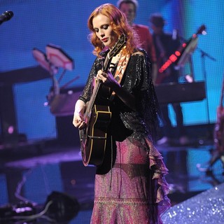 Karen Elson in Paris Fashion Week Fall 2011 - Etam - Cat Walk - karen-elson-paris-fashion-week-fall-2011-02